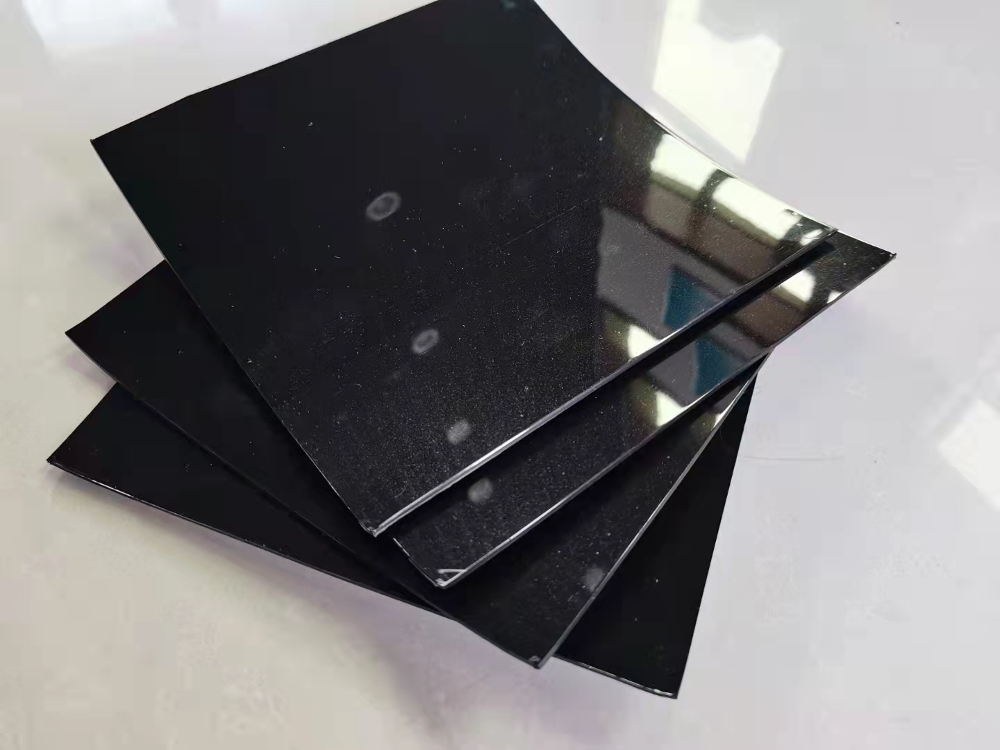 油庫(kù)土工防滲膜的作用與特點(diǎn)